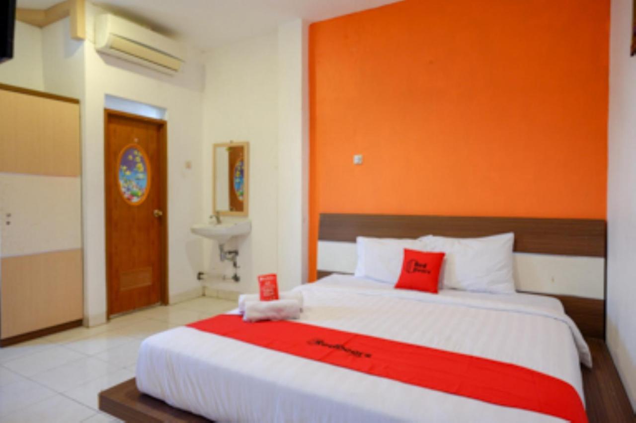 Oyo 1251 Residence 8 Semarang Esterno foto