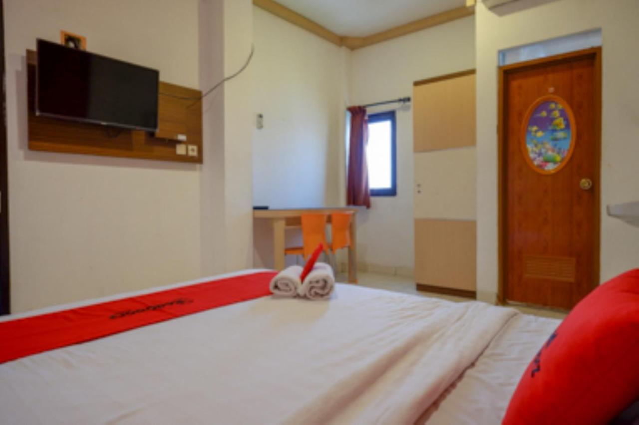 Oyo 1251 Residence 8 Semarang Esterno foto