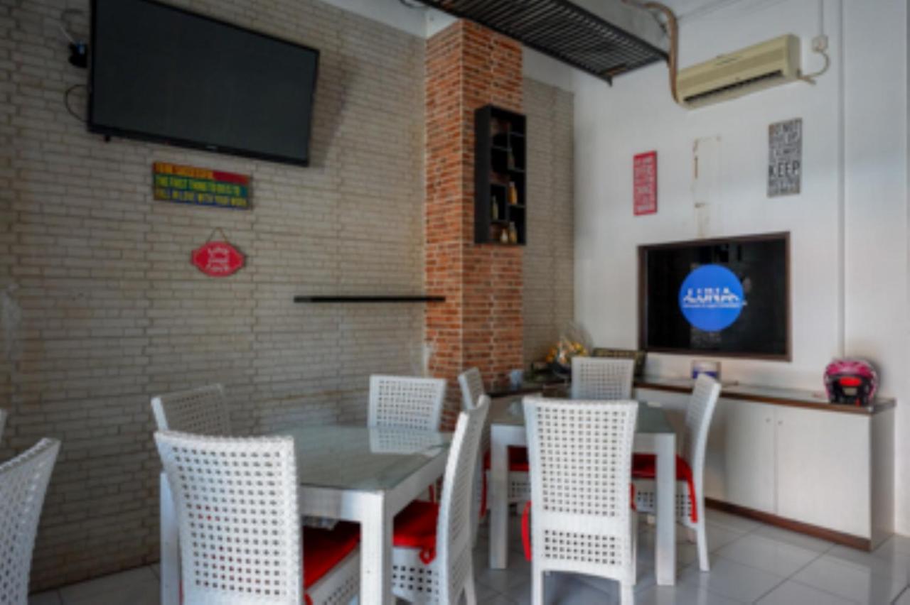 Oyo 1251 Residence 8 Semarang Esterno foto