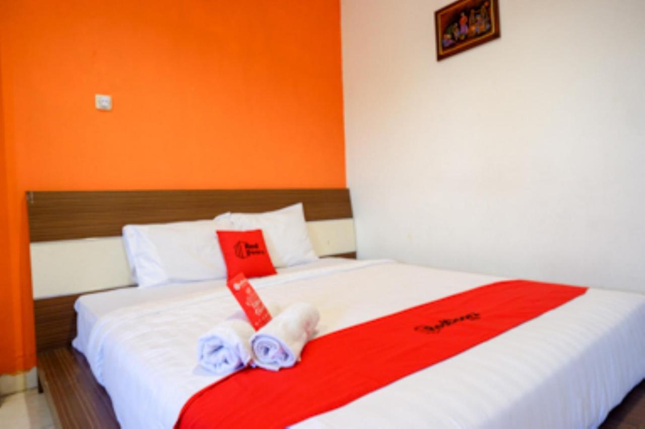 Oyo 1251 Residence 8 Semarang Esterno foto