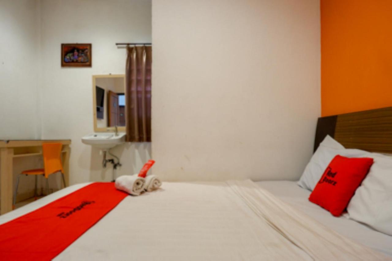 Oyo 1251 Residence 8 Semarang Esterno foto