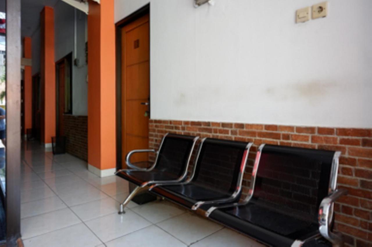 Oyo 1251 Residence 8 Semarang Esterno foto