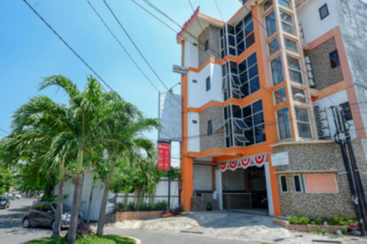 Oyo 1251 Residence 8 Semarang Esterno foto