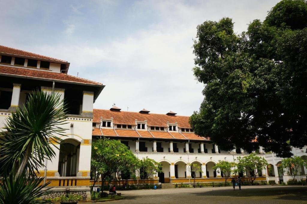 Oyo 1251 Residence 8 Semarang Esterno foto