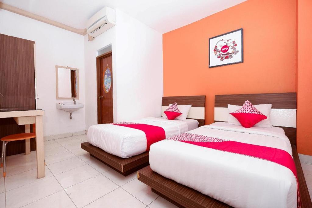 Oyo 1251 Residence 8 Semarang Esterno foto
