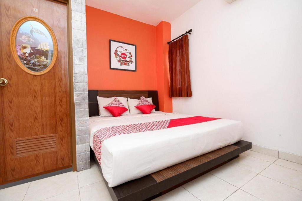 Oyo 1251 Residence 8 Semarang Esterno foto